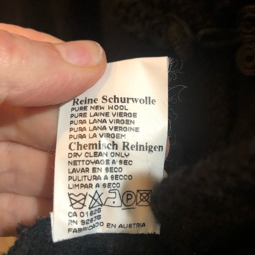 Vintage GIESSWEIN wool jacket with a velvet touch - Picture 7 of 8